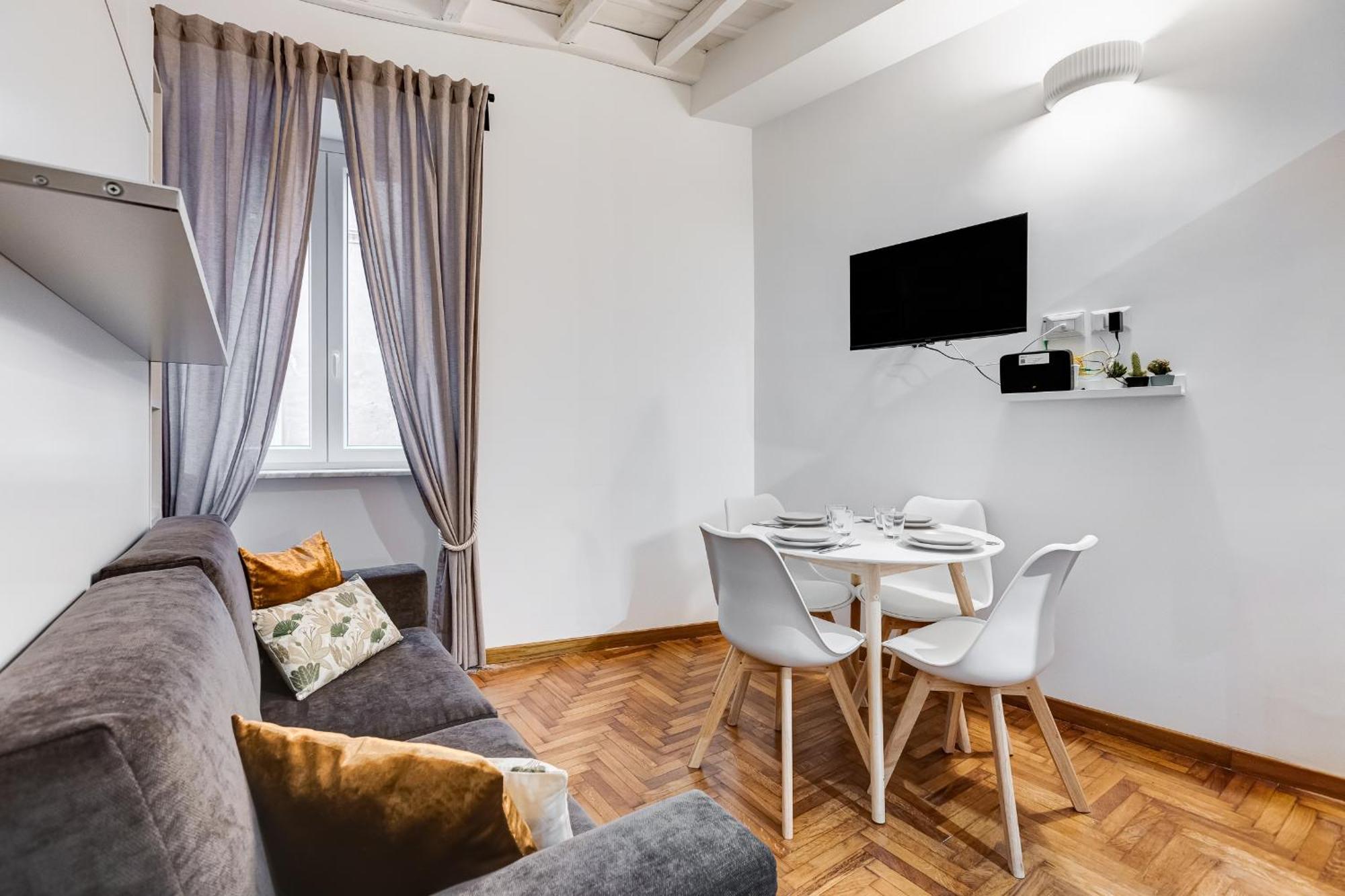 Trastevere One By Ghor Rom
